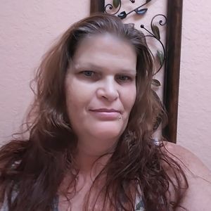 Meet your Posher, Claudia